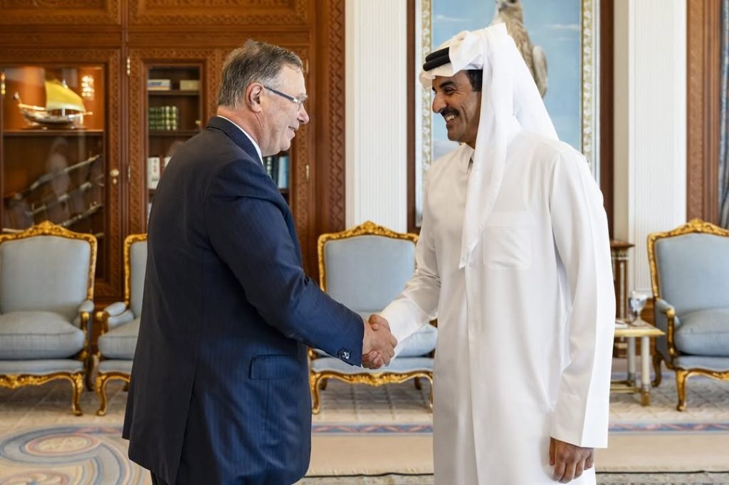 HH the Amir Receives Chairman of TotalEnergies