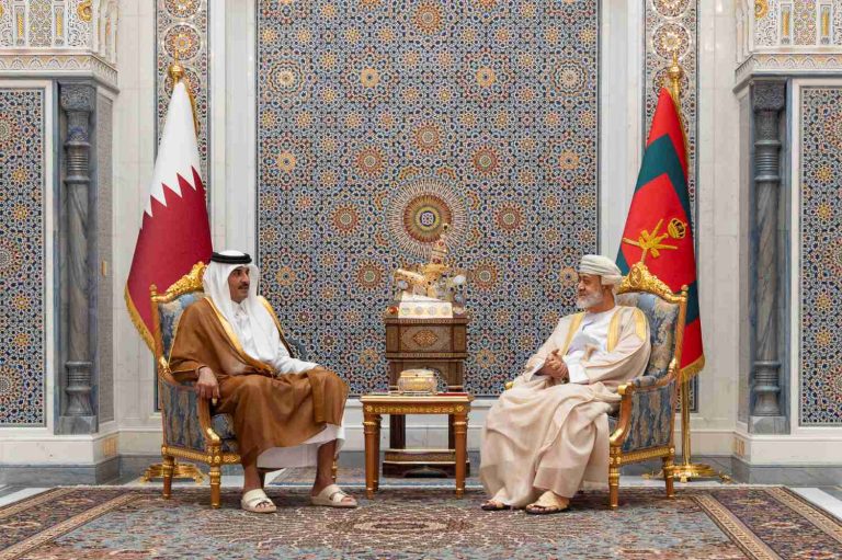 HH The Amir and Sultan of Oman Discuss Regional Developments, De-escalation Efforts