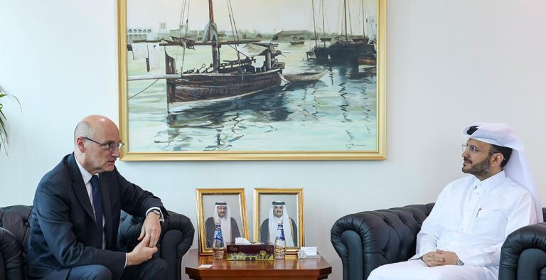 Qatar and France Discuss Strategic Partnership and Regional De-escalation Efforts in Doha.