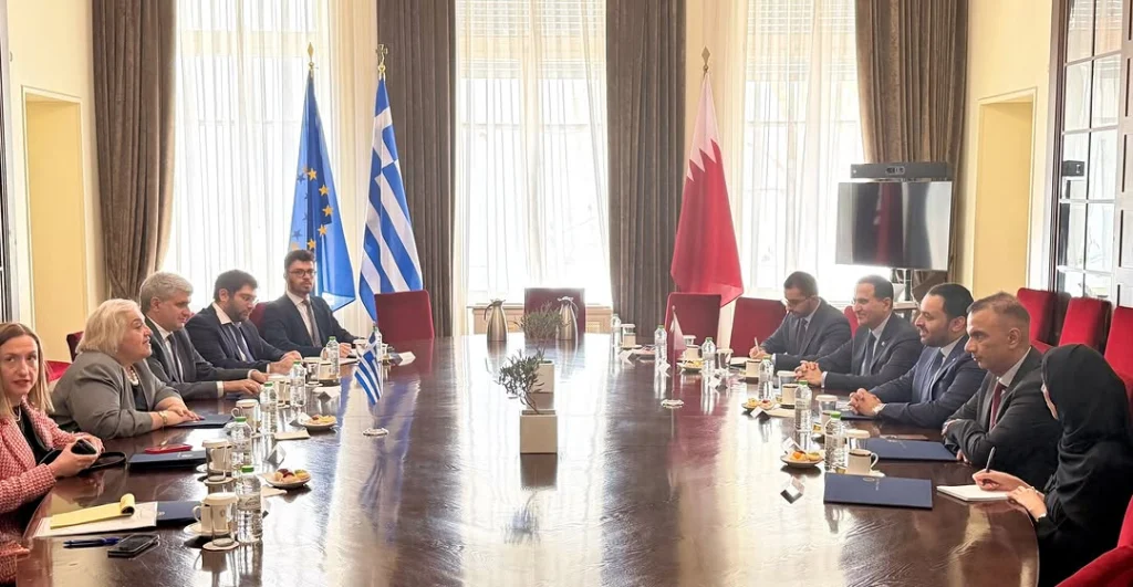 State Minister at Ministry of Foreign Affairs Discusses bilateral Relations with Greek Officials