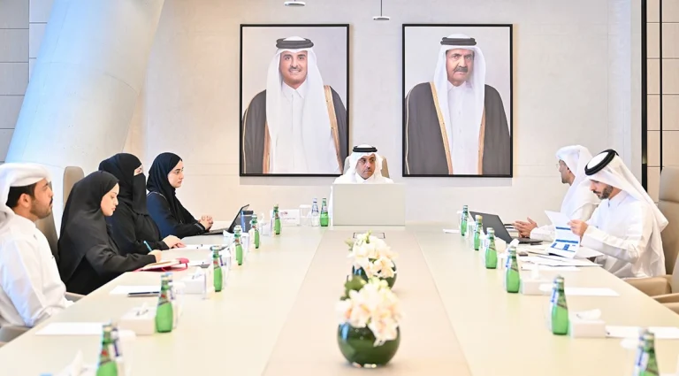 Minister of Labour Chairs Meeting of Qatar Private Sector Nationalisation Award’s Board of Trustees
