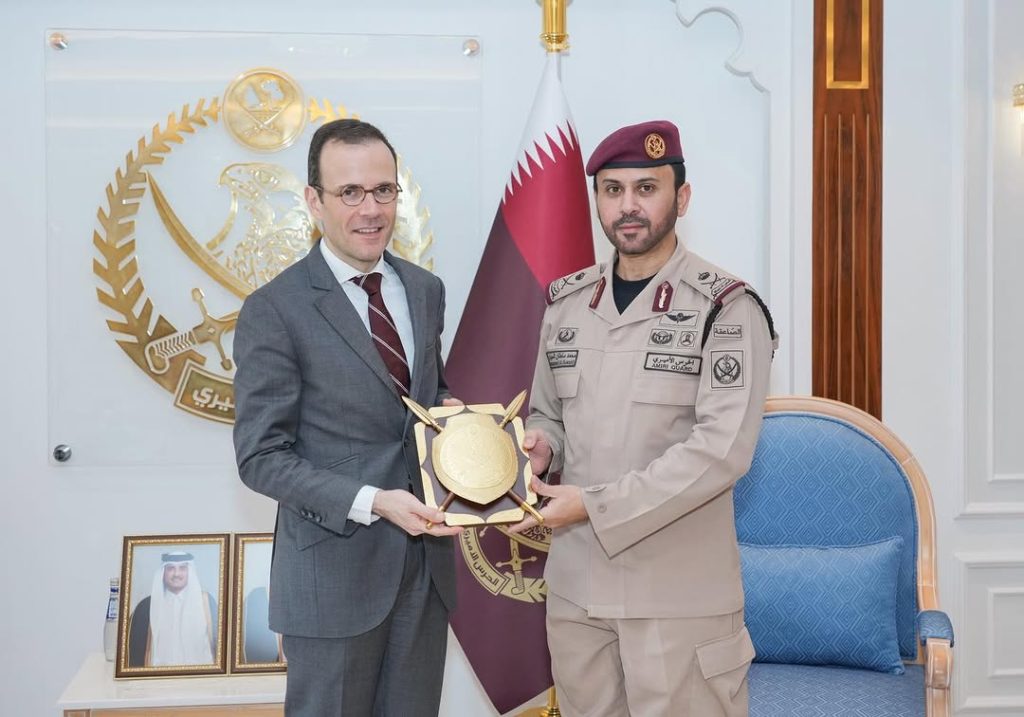 Amiri Guard Commander Meets French Ambassador