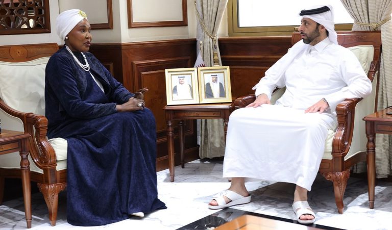 Minister of Municipality Meets Ambassador of South Sudan