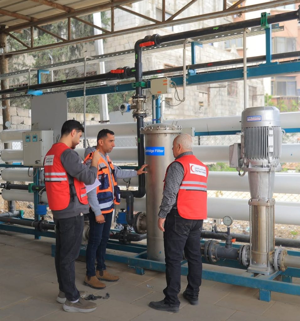 QRCS Provides Clean Drinking Water for IDPs in Gaza